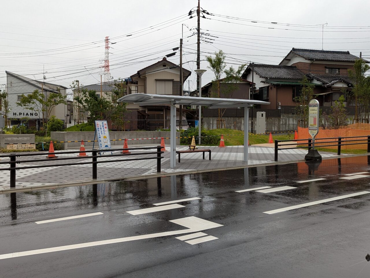 朝霞市宮戸に建設中の仮称宮戸二丁目公園前にあるわくわく号宮戸3丁目バス停
