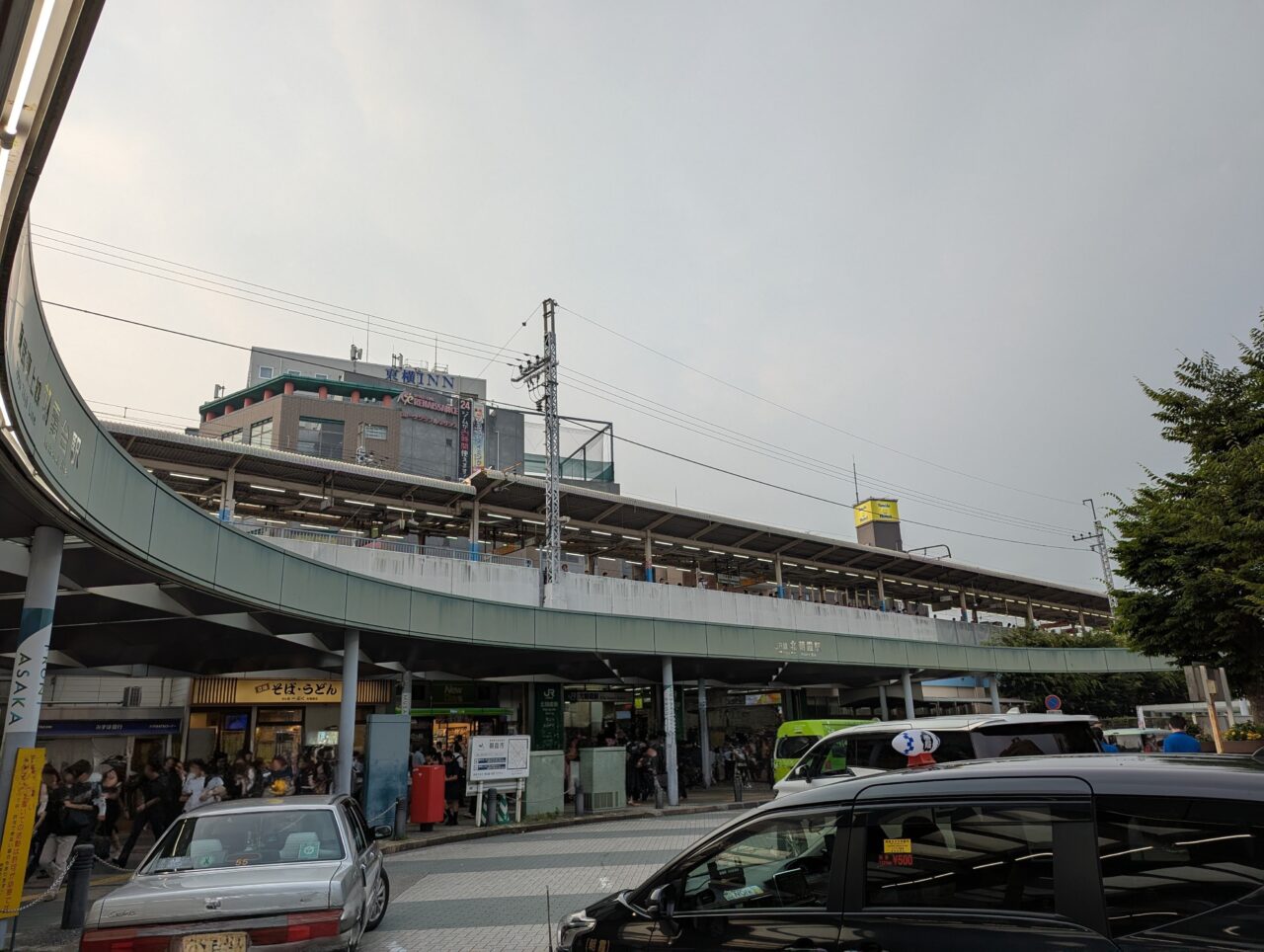 朝霞市にあるJR北朝霞駅、東武東上線朝霞台駅のロータリー