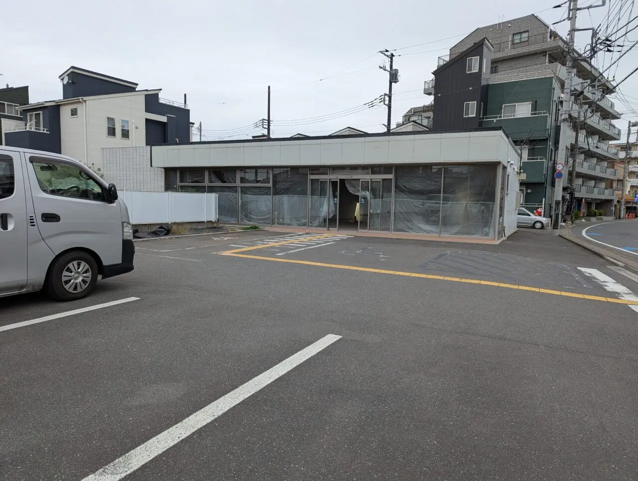 朝霞市根岸台にオープン予定のまいばすけっとの外観（ひき）駐車場有り