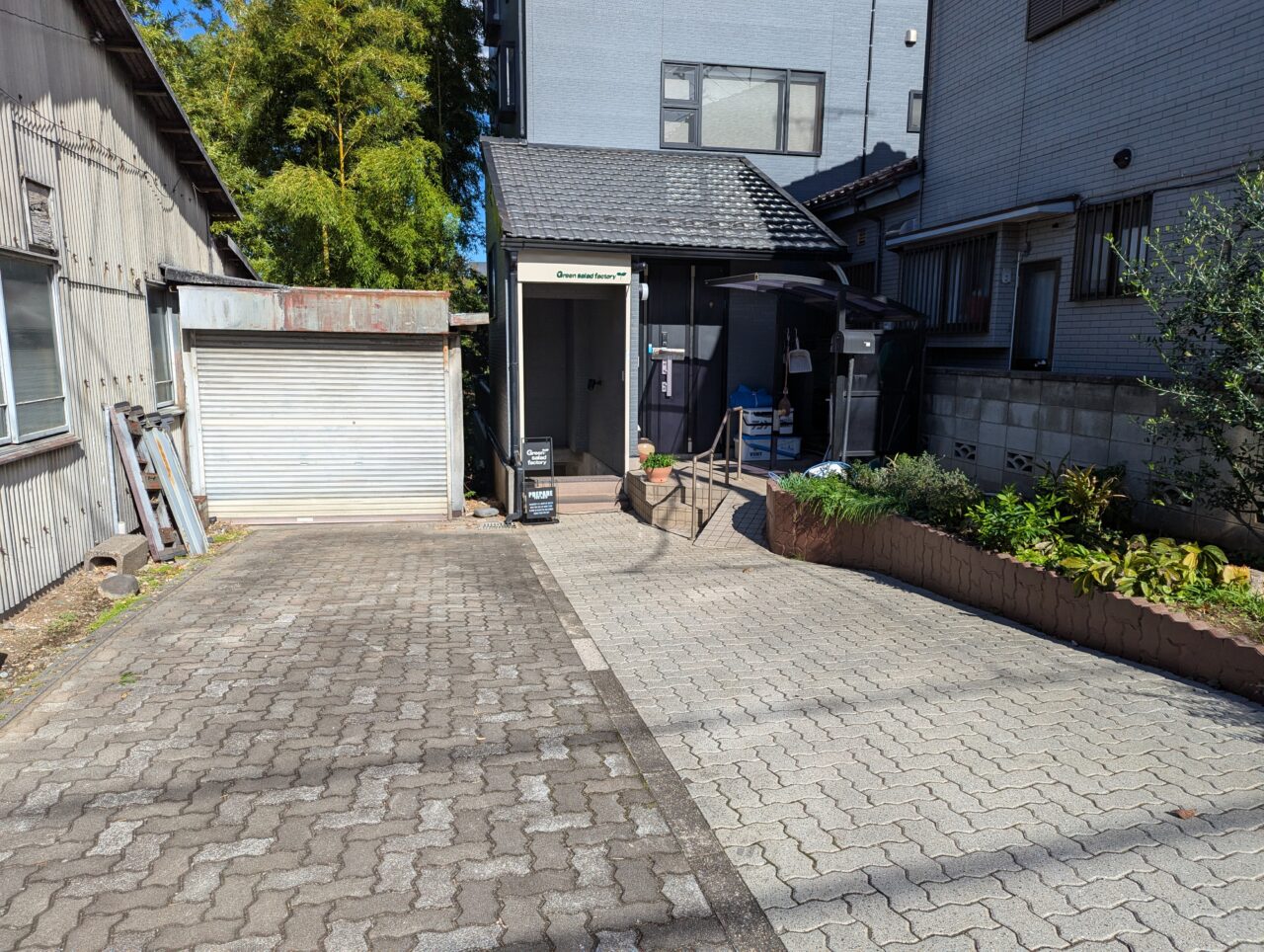 和光市下新倉にオープン予定のサラダ屋Green salad factoryの外観