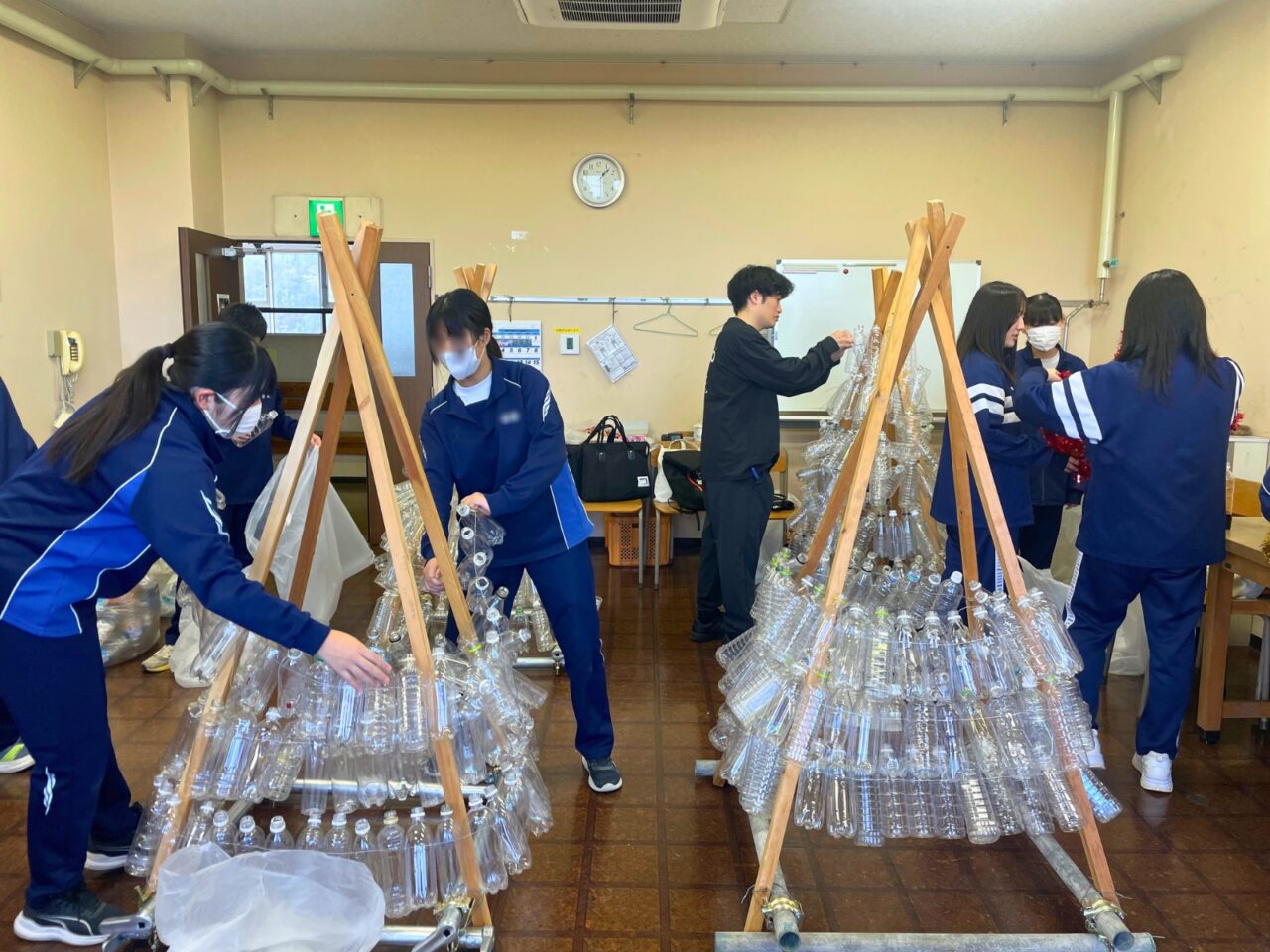 和光市広沢で行われるWAKOクリスマスマーケットの準備の様子