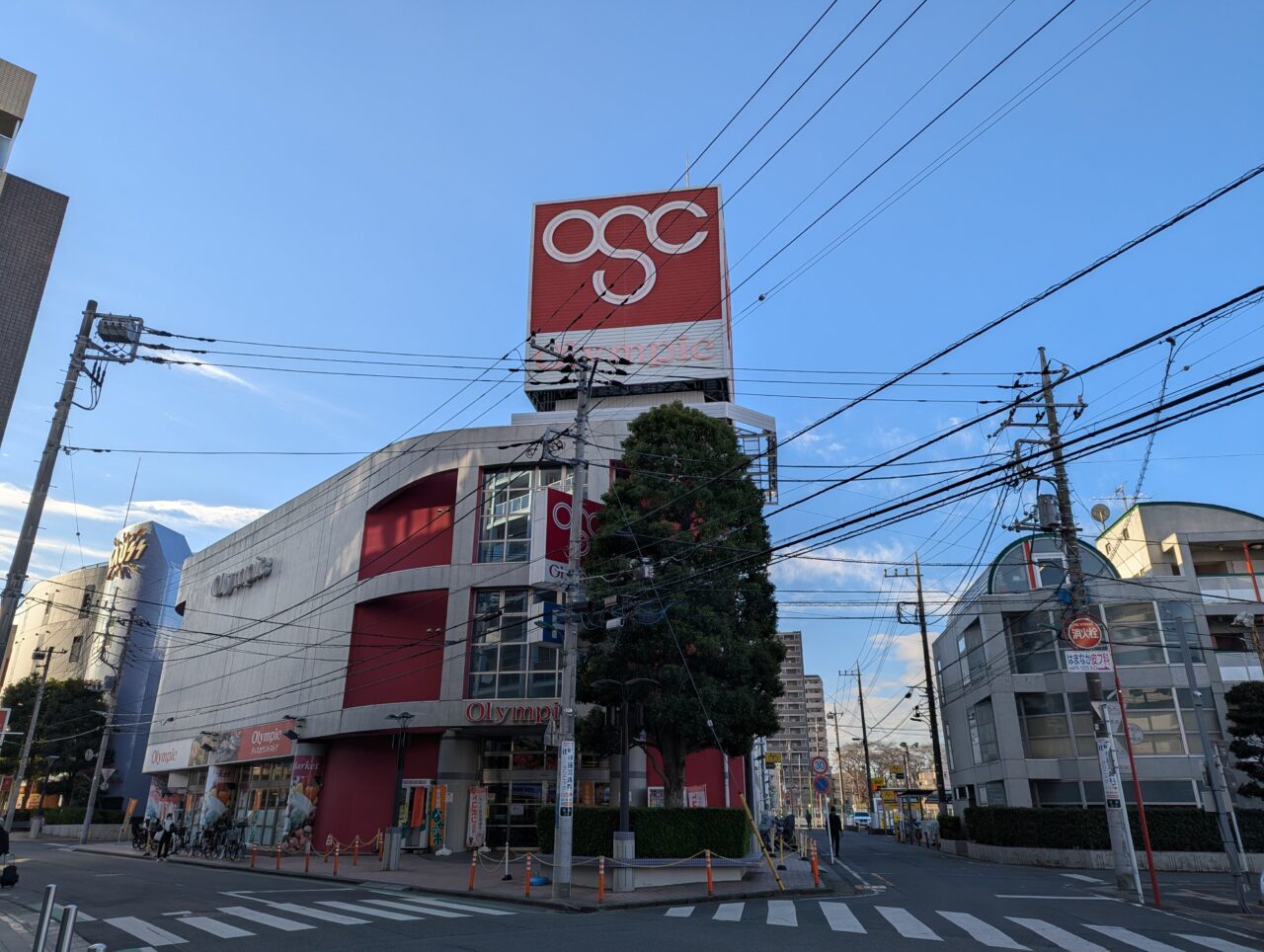 オリンピック朝霞台店の外観