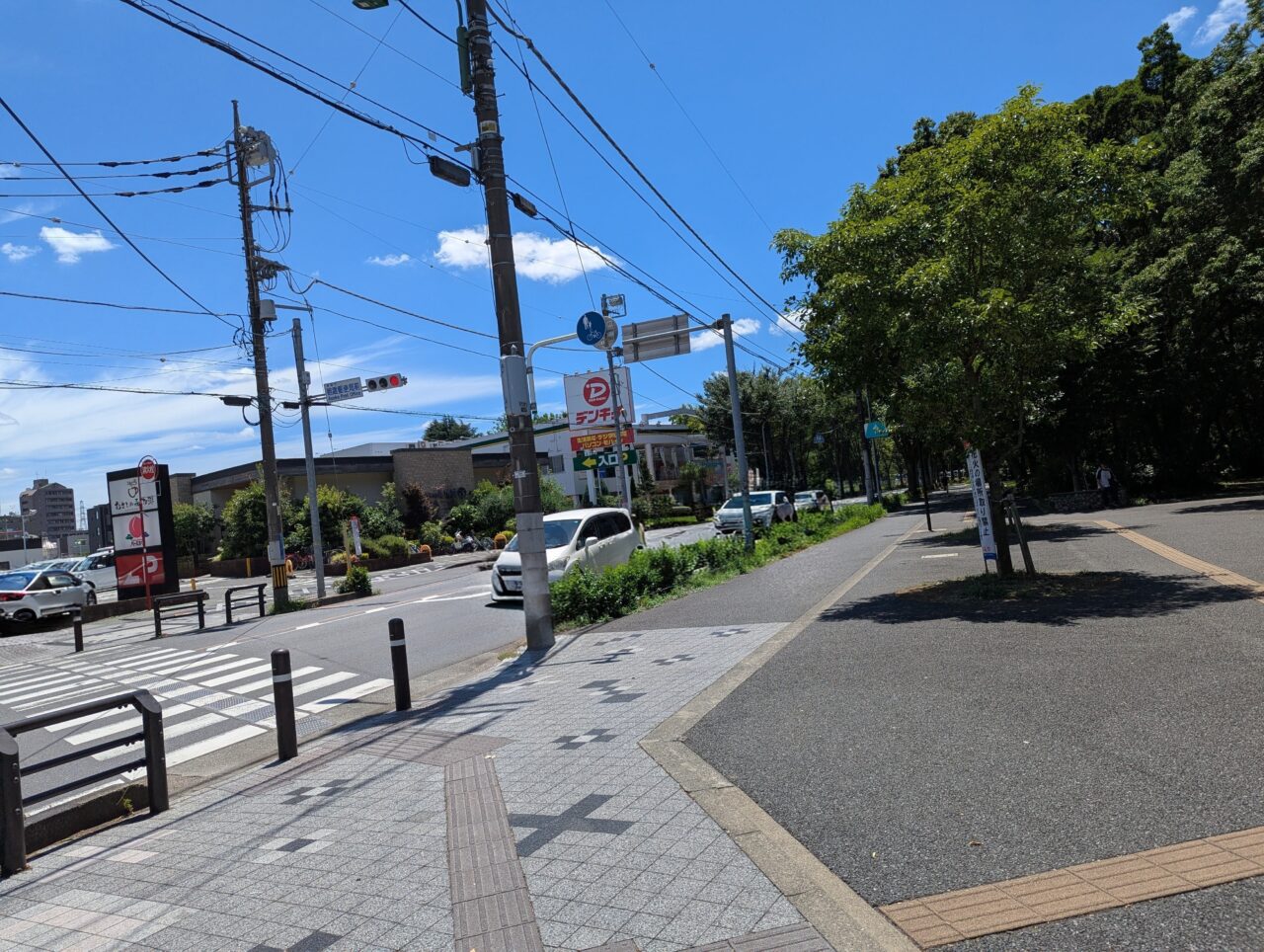 朝霞シンボルロード北口広場の写真