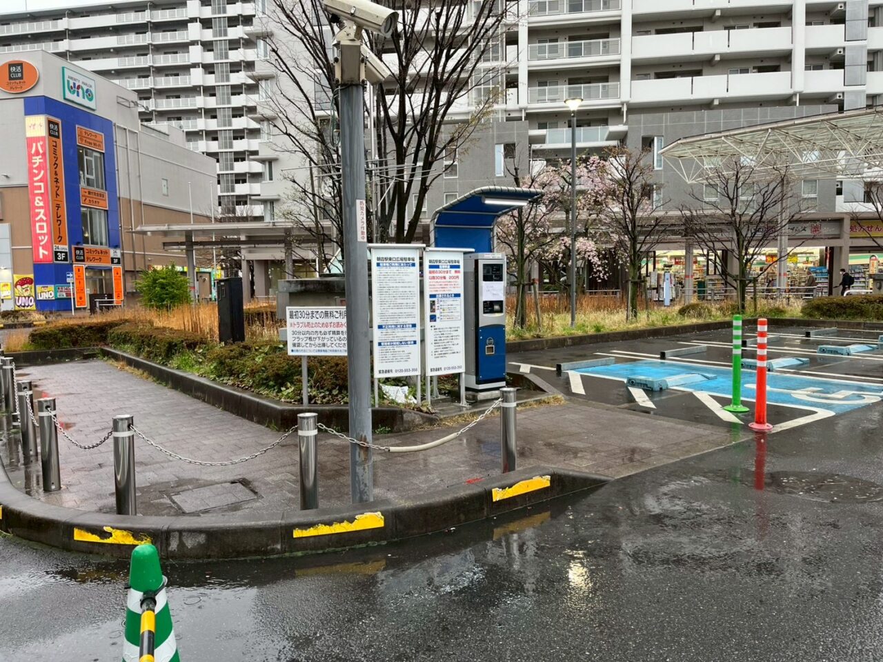 東武東上線朝霞駅東口広場駐車場の閉鎖中の様子