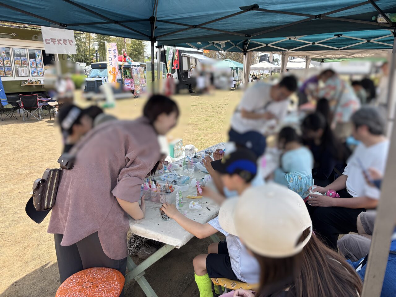 和光市南にある越後山中央公園で行われる越後山マルシェの様子