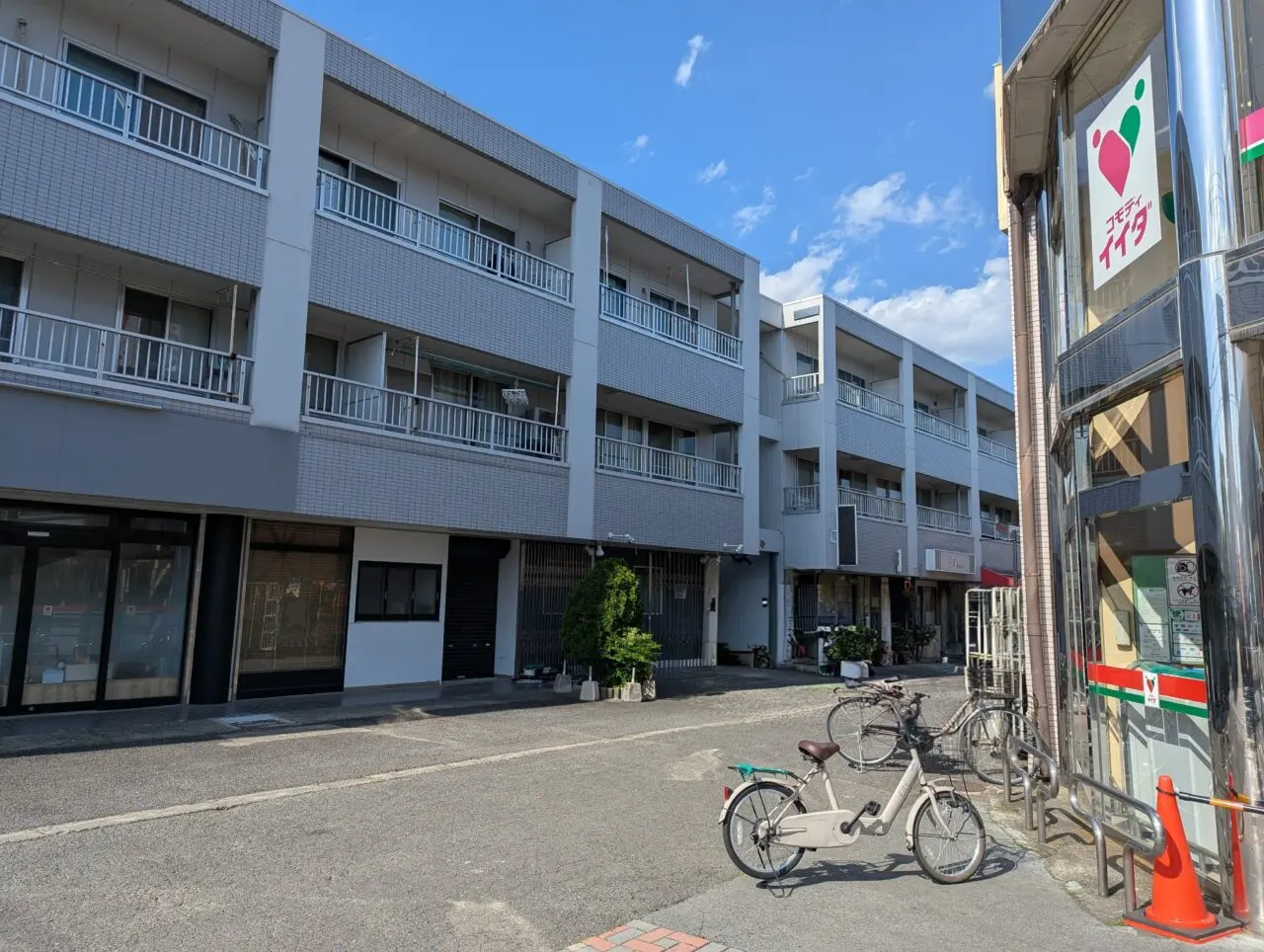 朝霞市仲町にオープンしたNOBU kitchen ぬーどるの外観