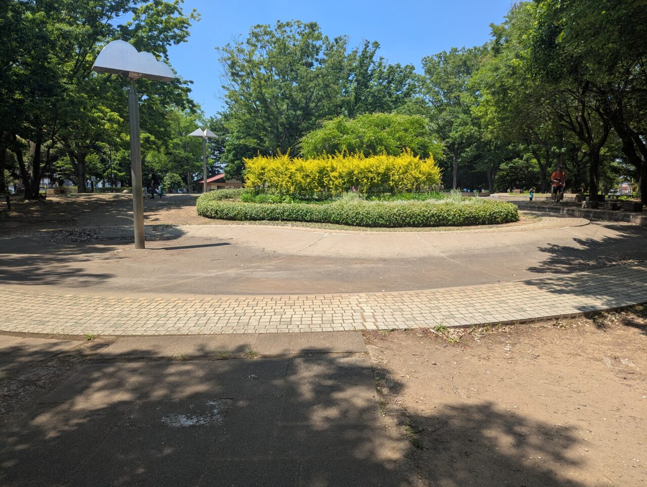 朝霞市の青葉台公園のじゃぶじゃぶ池
